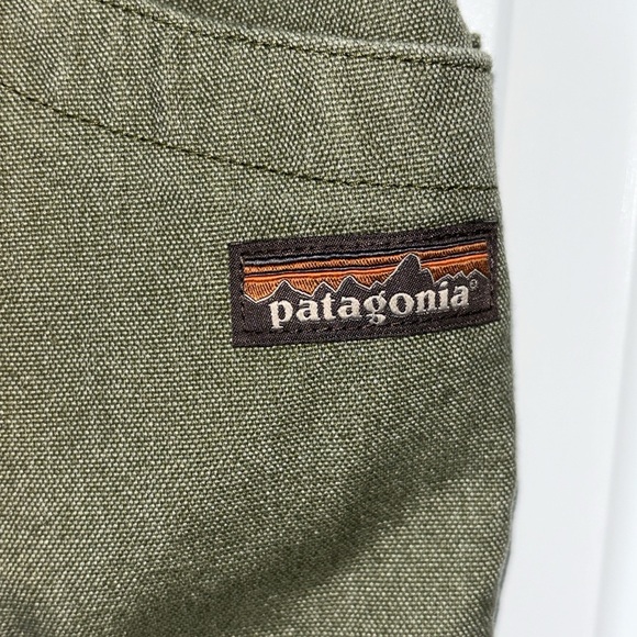 Patagonia W's All Seasons Hemp Canvas Shorts - 8" 4 - Picture 3 of 8